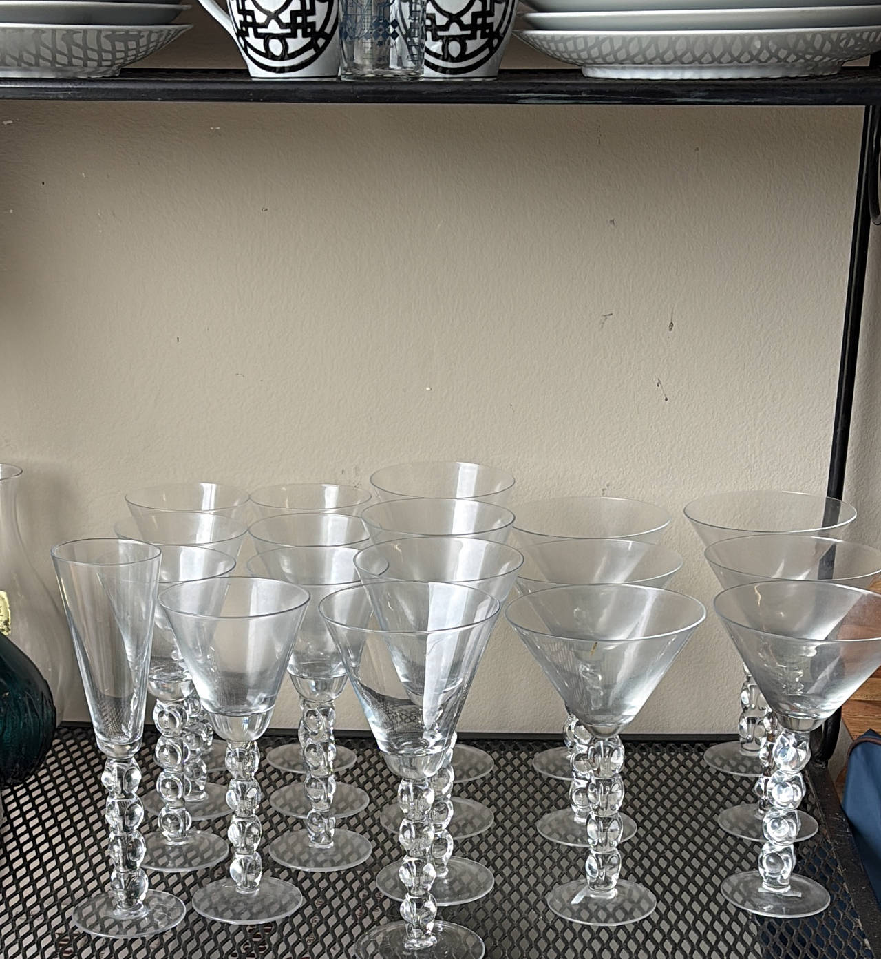 Pier 1 Bubble Glassware Set