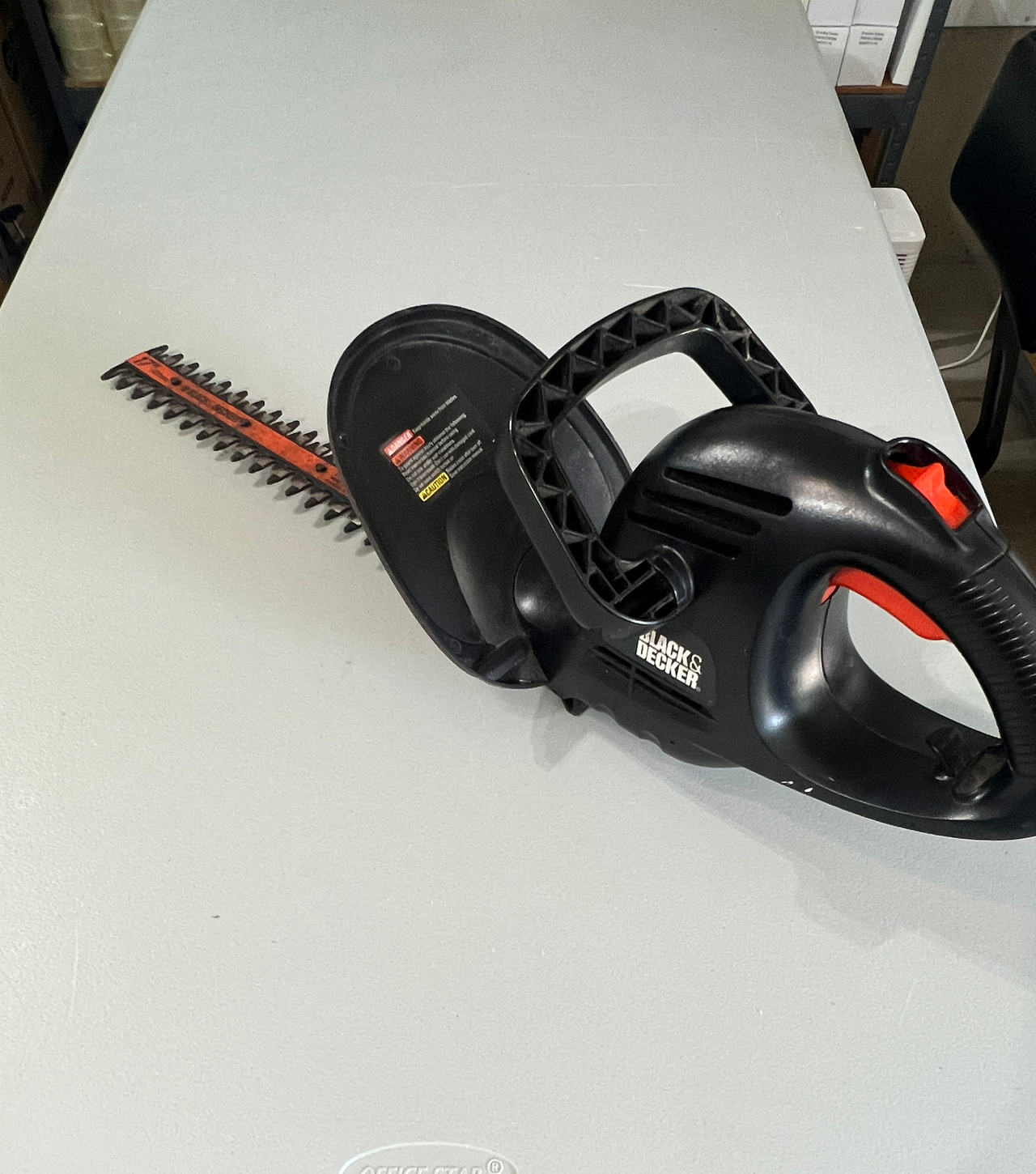 Black & Decker 17-Inch Corded Hedge Trimmer