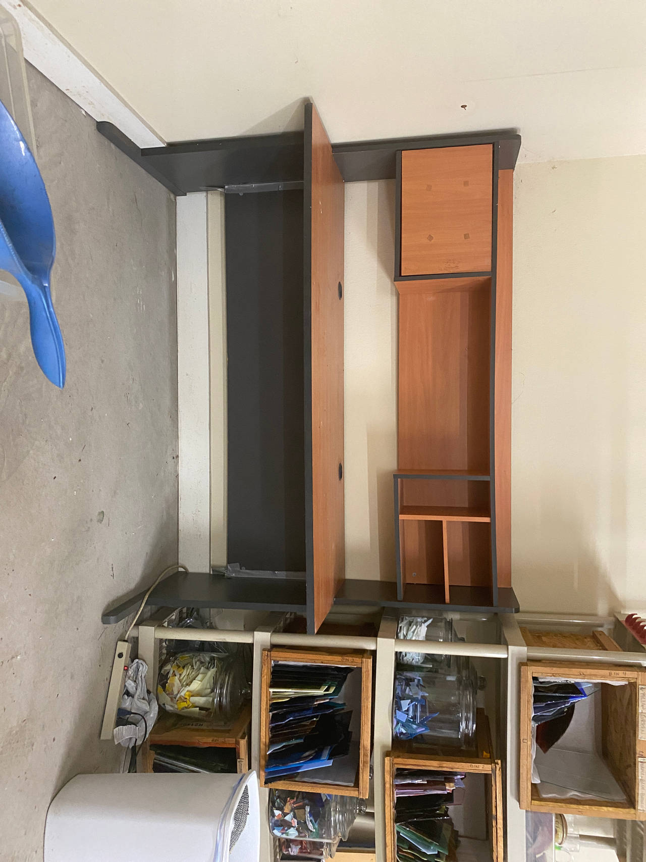 Computer Desk with Hutch