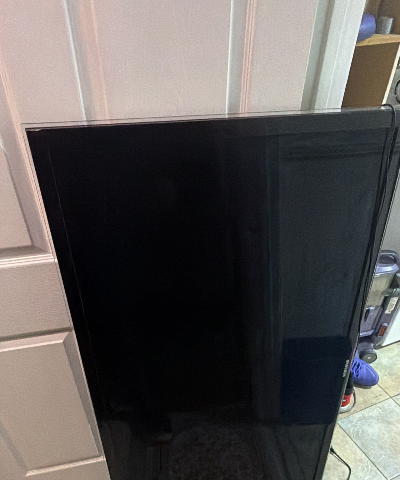 Samsung Flat Screen TV - Needs Soundbar