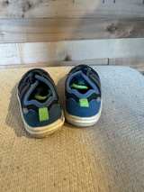 Oshkosh Everplay shoes - size 7 - Image 3