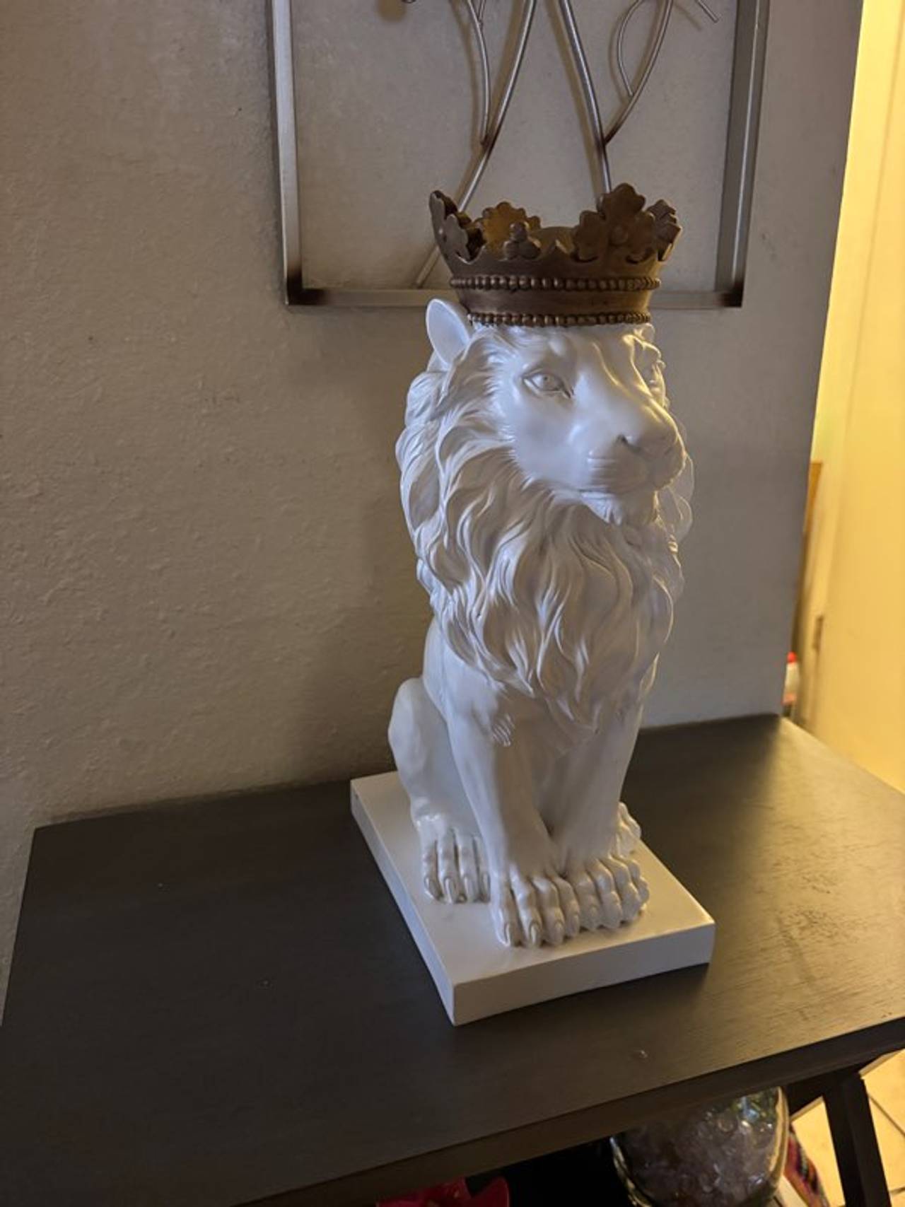Lion with Crown Statue