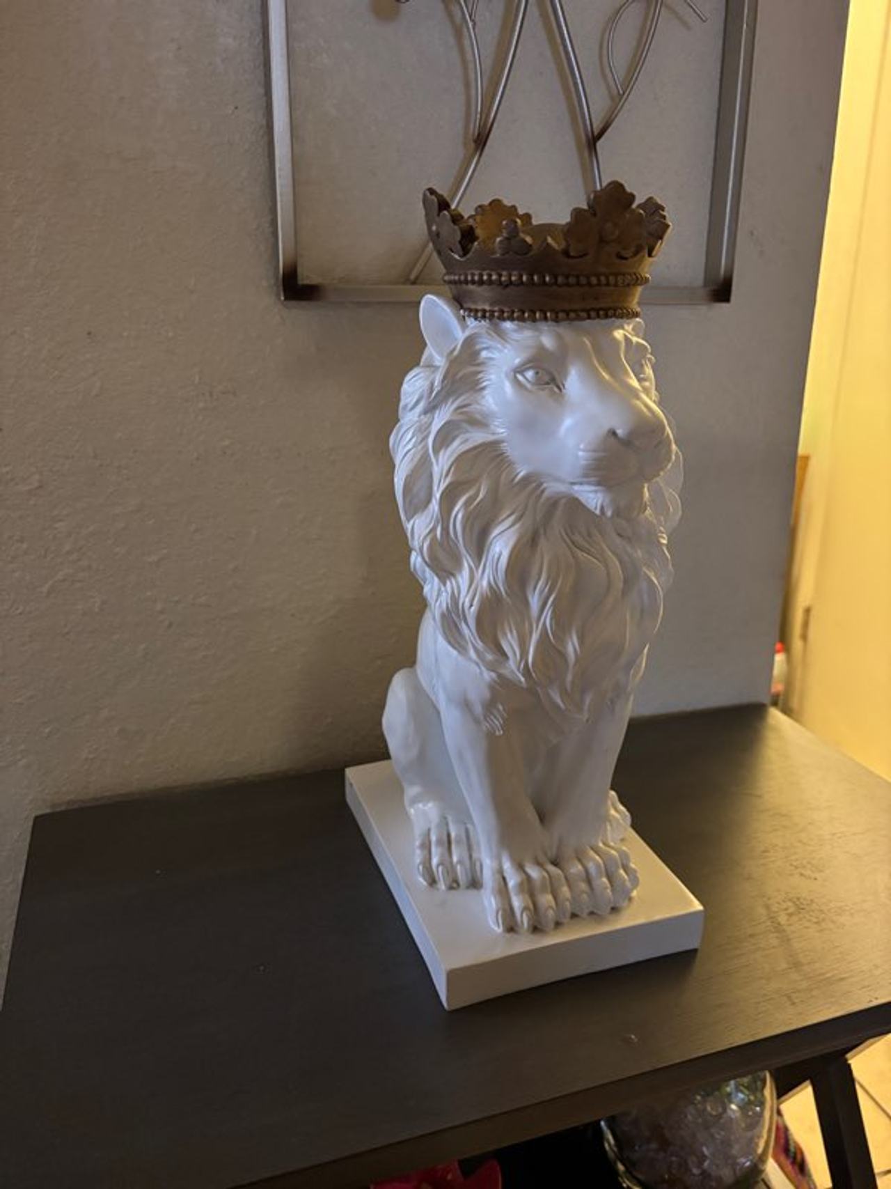 Lion with Crown Statue
