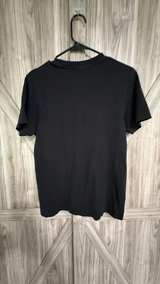 Black Guess Triangle Logo T-Shirt Size Small - Image 5