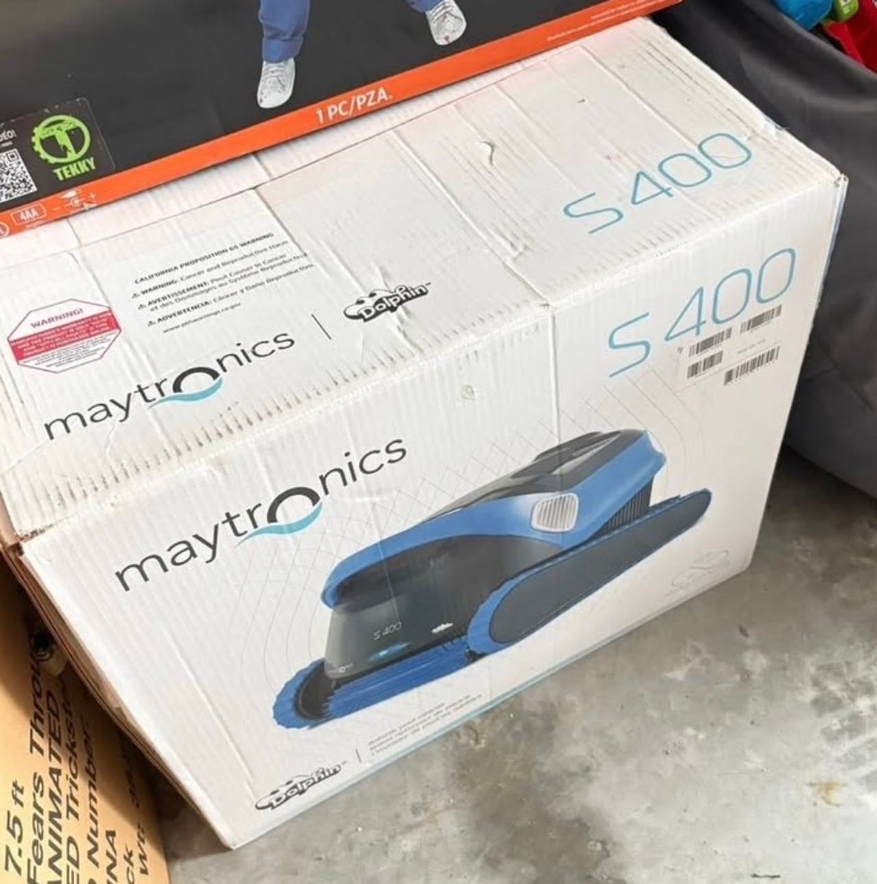 Maytronics Dolphin S400 Robotic Pool Cleaner
