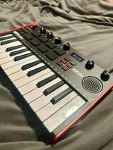 Akai Professional MPK Mini Play MK3 - Image 1