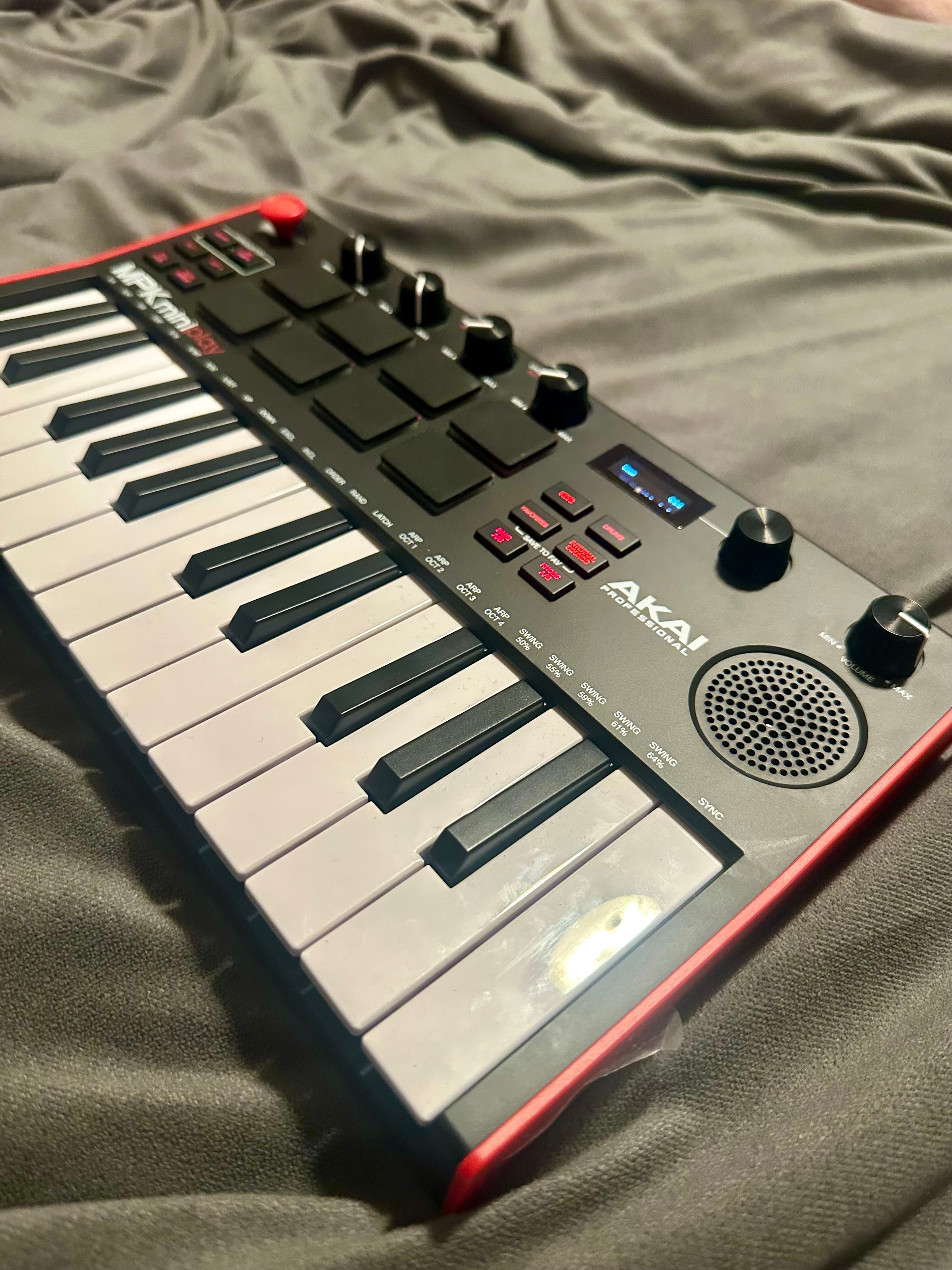 Akai Professional MPK Mini Play MK3