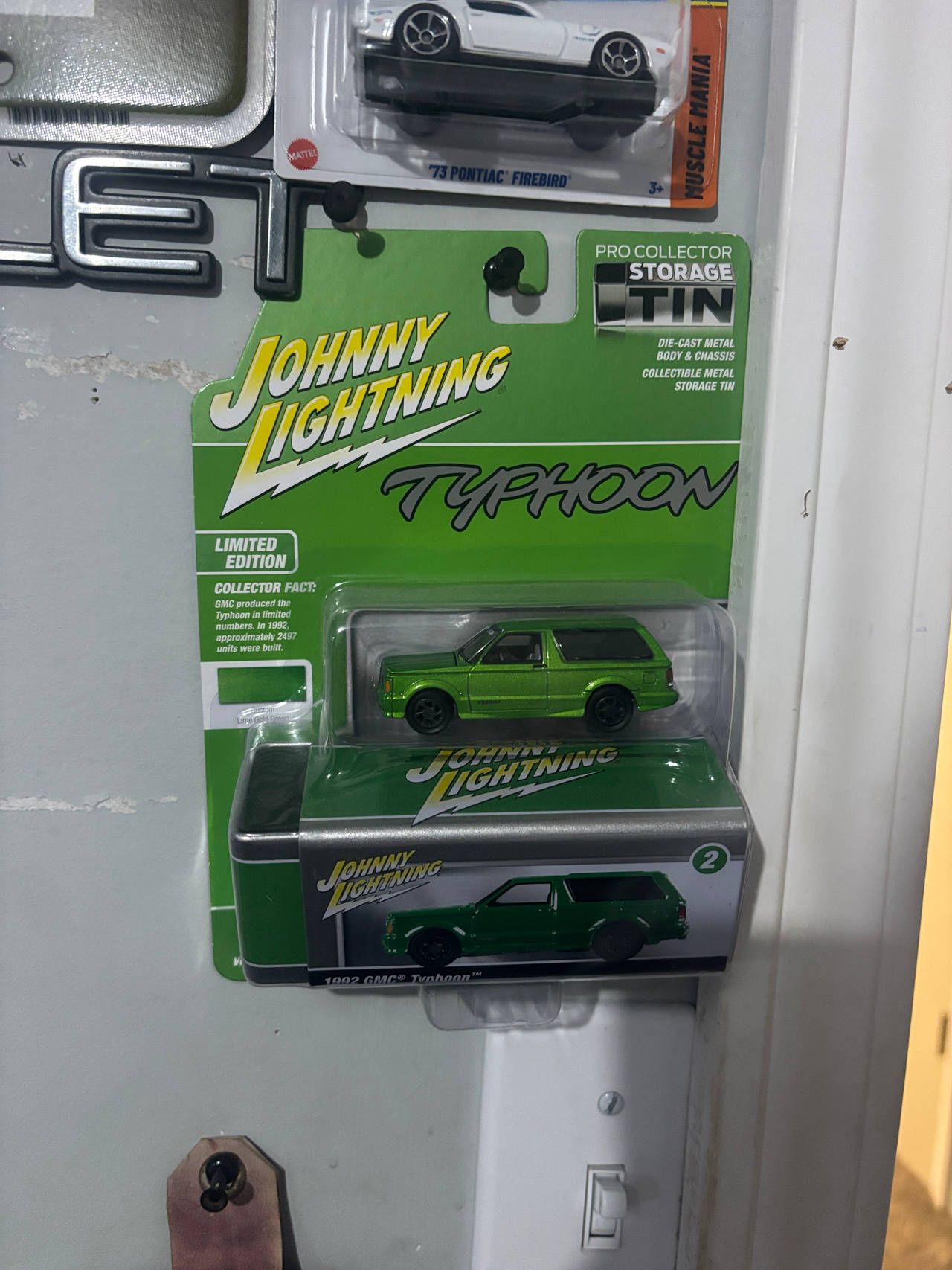 Johnny Lightning 1992 GMC Typhoon Limited Edition with Storage Tin