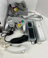 Modded Nintendo Wii 15 Games 3 Controllers 2 Nunchucks  - Image 4