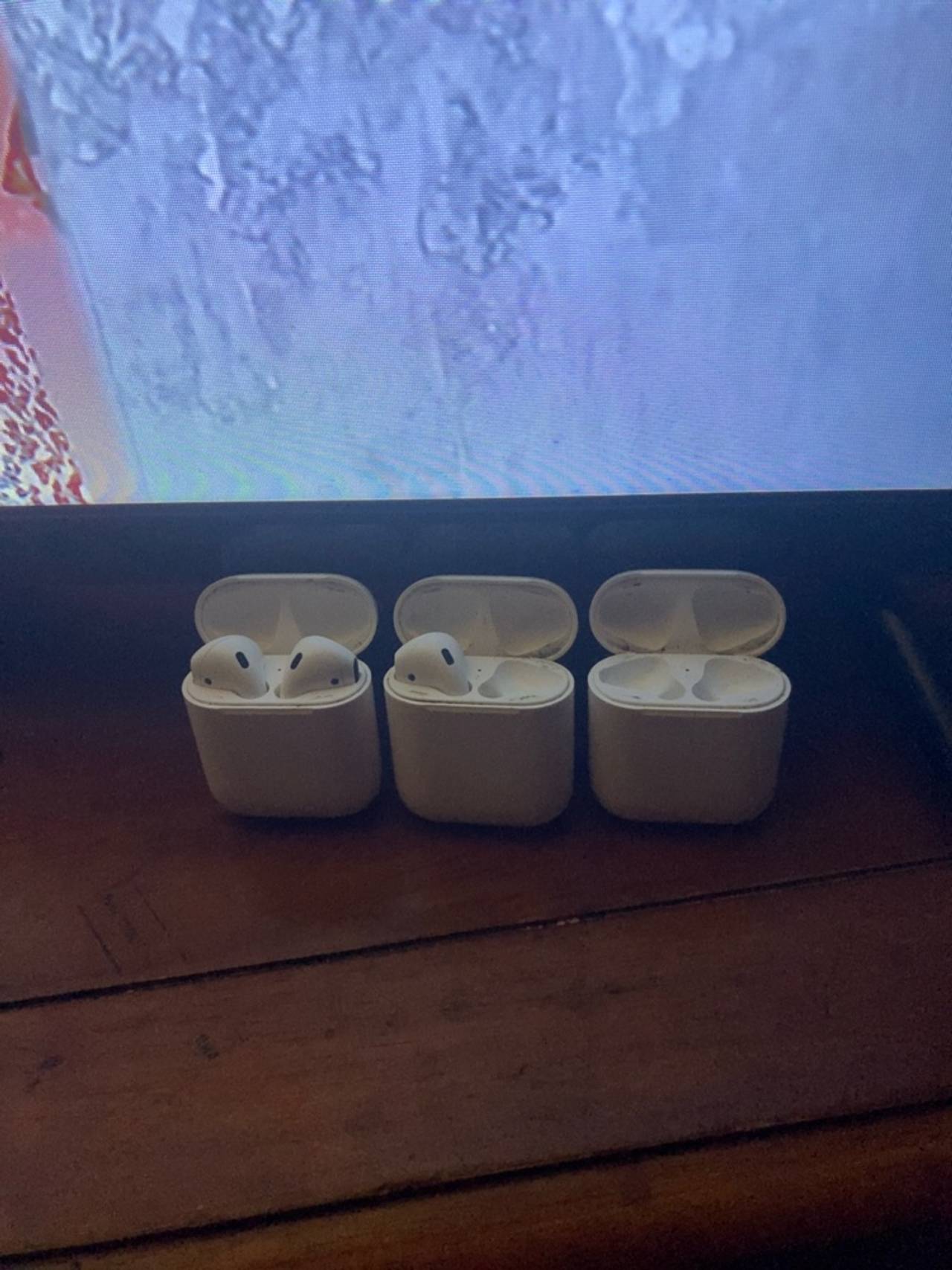 Apple AirPods 1st Generation White Charging Case