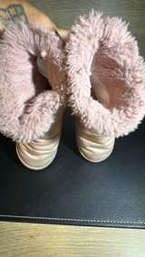 Iridescent Quilted Puffer Boots with Faux Fur Trim girls size 13 Toddler - Image 5