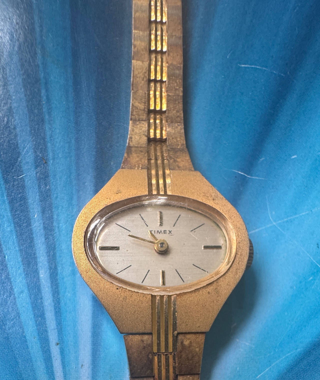 Vintage Timex Ladies Gold Tone Oval Watch