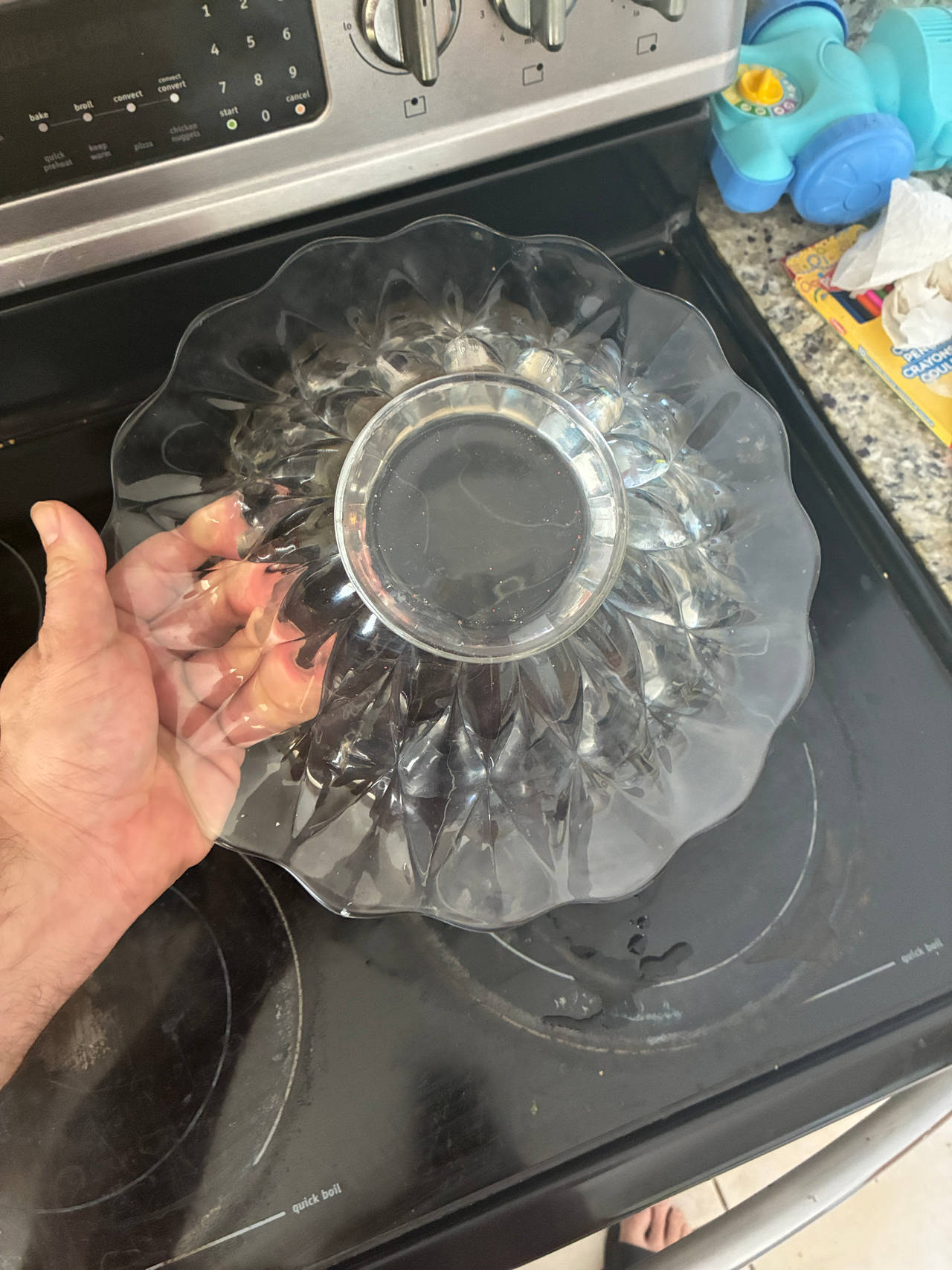 Federal Glass Petal Pattern Scalloped Bowl
