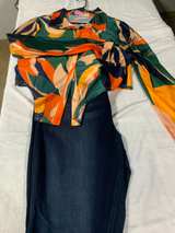 Torrid Dark Wash Skinny Jeans and colorful top
Pants size 20 shirt XL - Image 4
