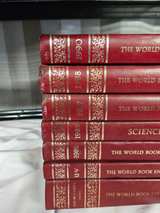 World Book Encyclopedia and Year Books Red/Gold Edition - Image 3