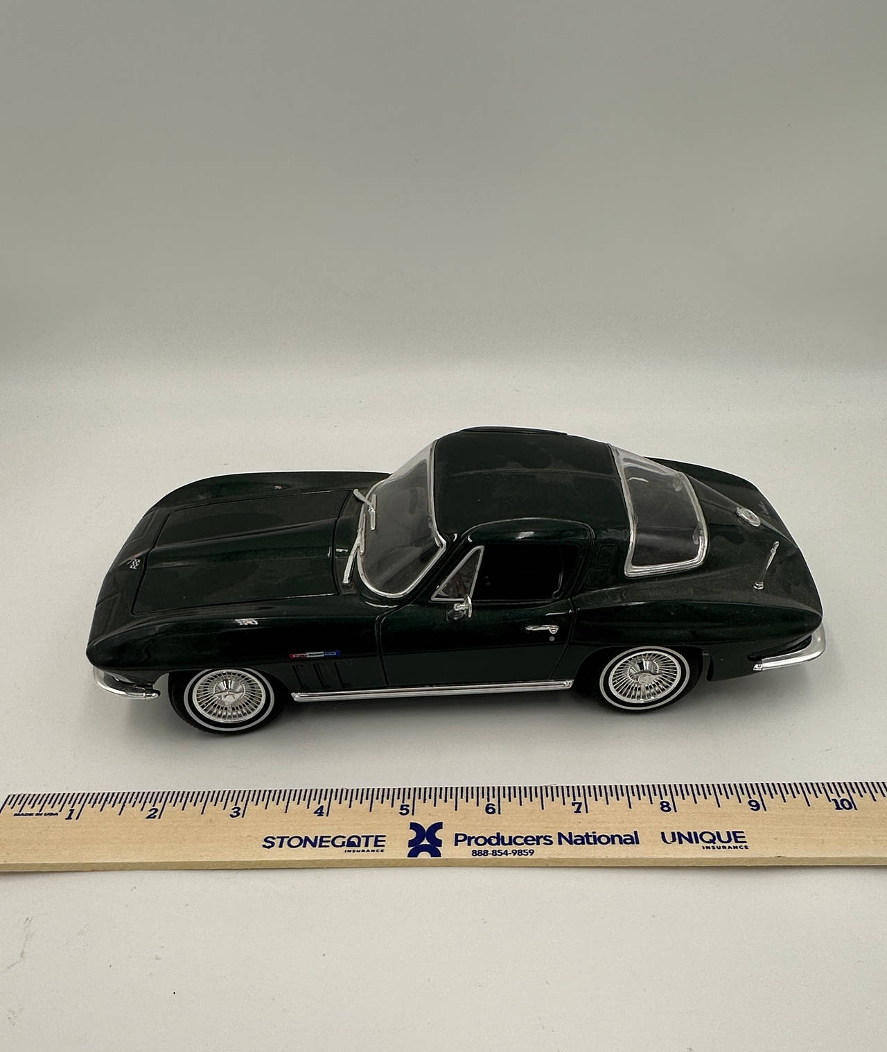 Chevrolet Corvette Stingray C2 1:18 Diecast Model Car