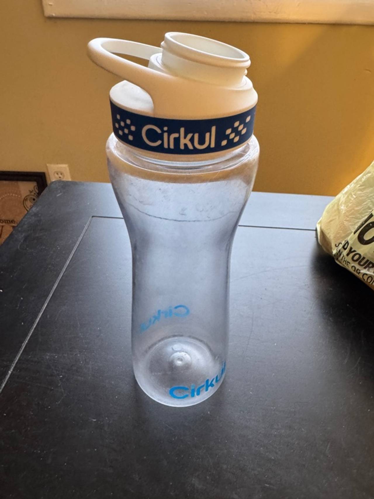 Cirkul 22 oz Water Bottle
