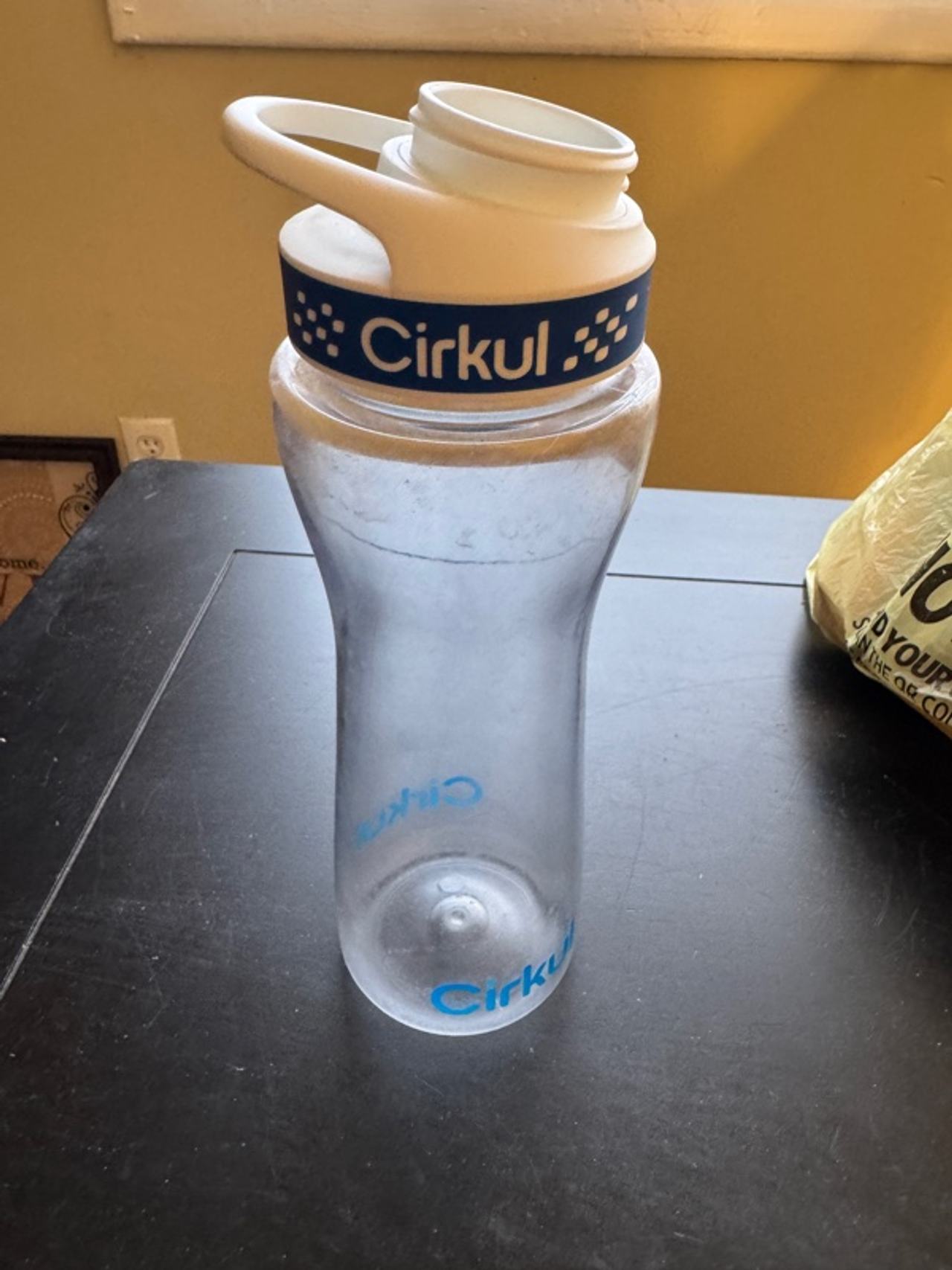 Cirkul 22 oz Water Bottle