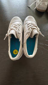 Blowfish slip on Madison tan NEW sneakers size 9 - Image 4