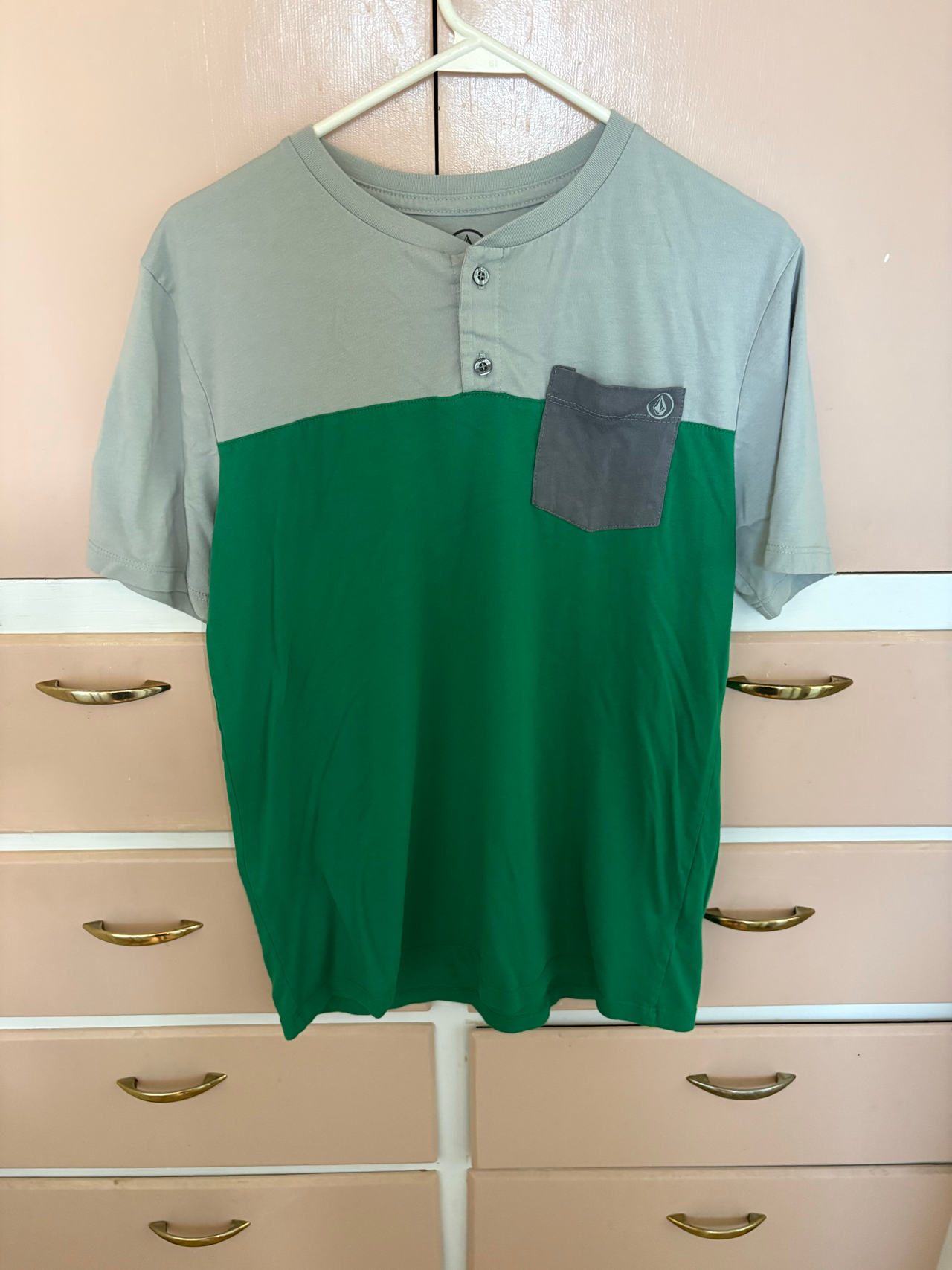 Volcom Men's Colorblock Henley Pocket T-Shirt