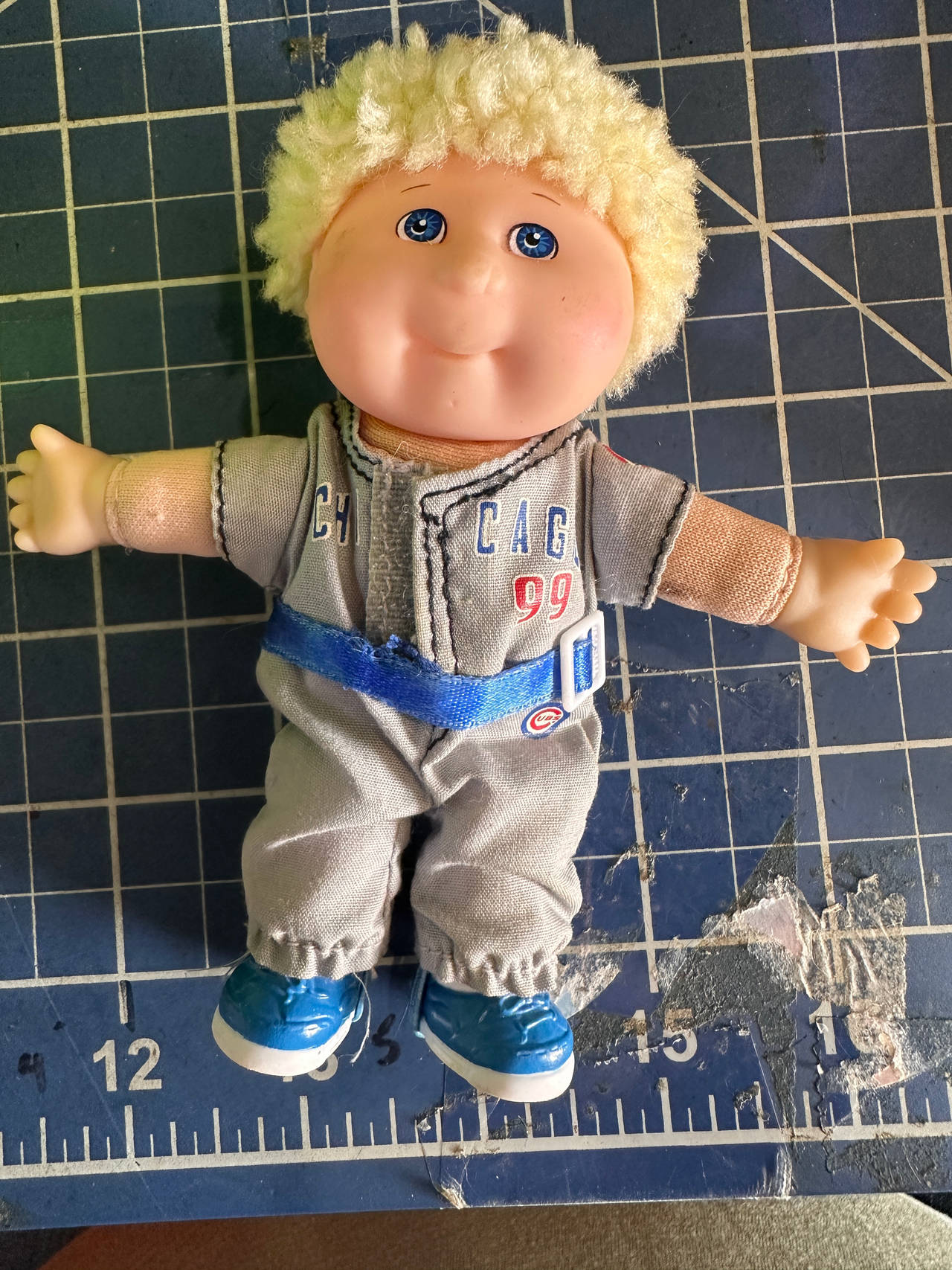 Cabbage Patch Kids mini Chicago Baseball Doll yellow yarn vtg 1980s.  128