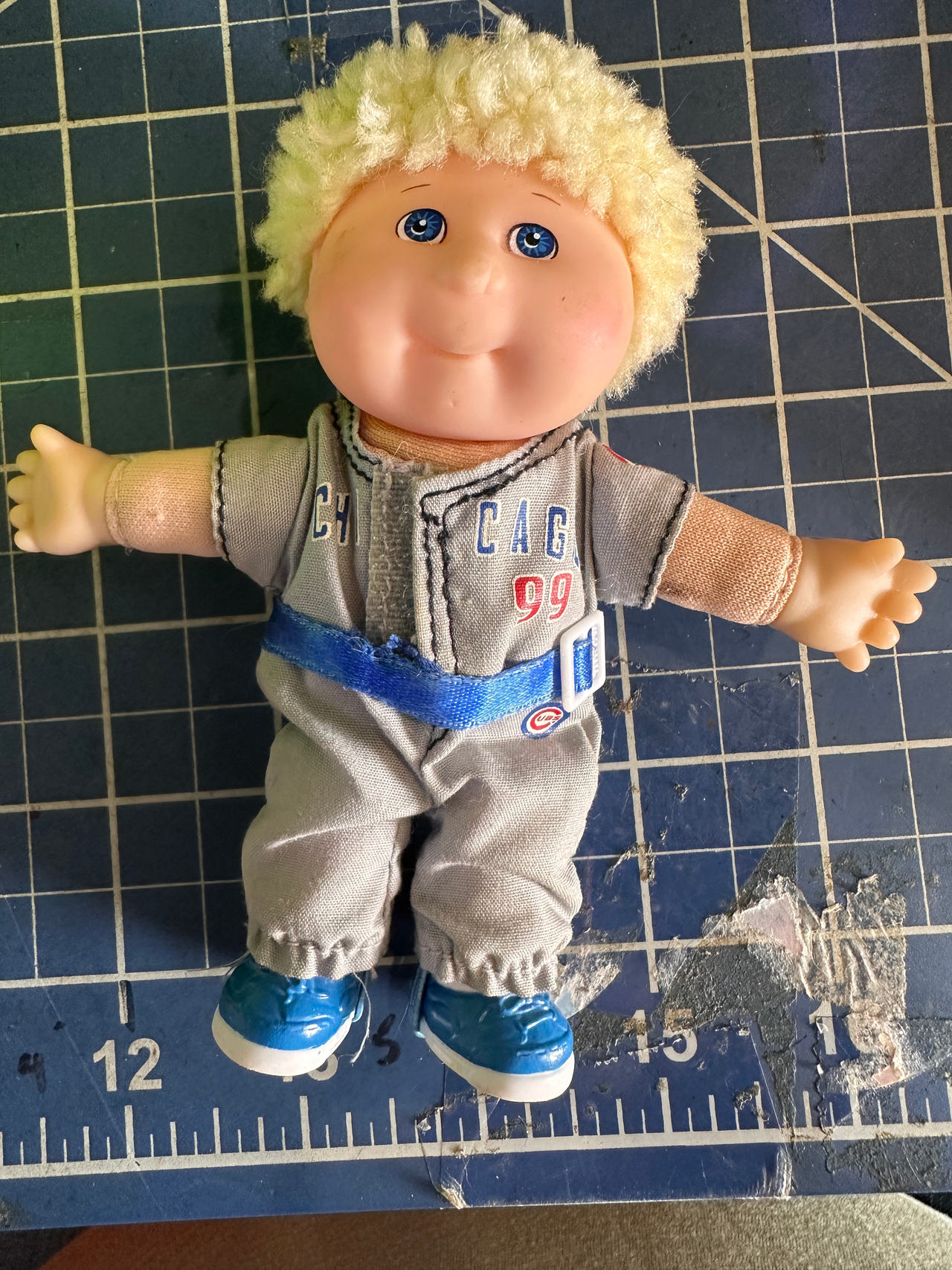 Cabbage Patch Kids mini Chicago Baseball Doll yellow yarn vtg 1980s.  128