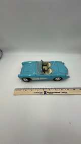 Maisto 1:18 1957 Chevrolet Corvette Convertible - Image 3