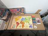 Risk: The World Conquest Game (1998 Edition) - Image 2