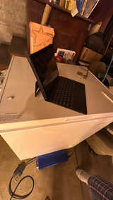 Emerson 10.1 in Tablet with keyboard case also comes with a 64 GB memory card it - Image 2