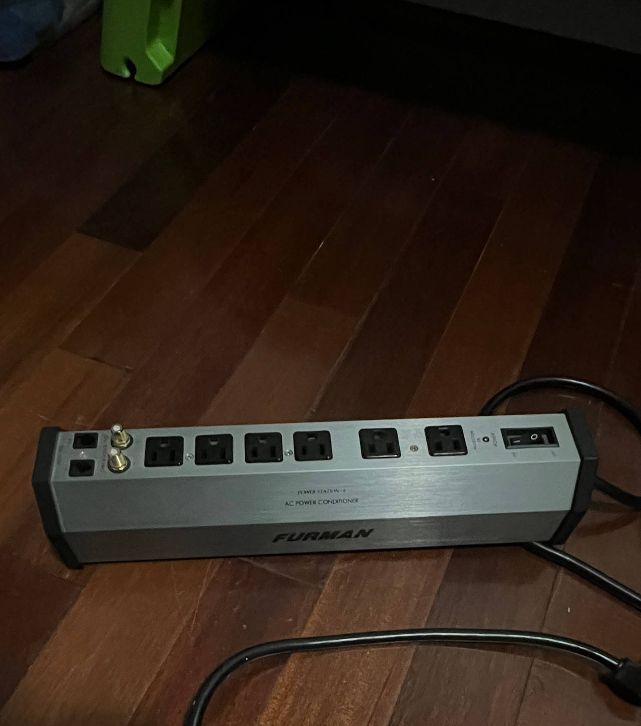 Furman PST-6 Power Station AC Power Conditioner