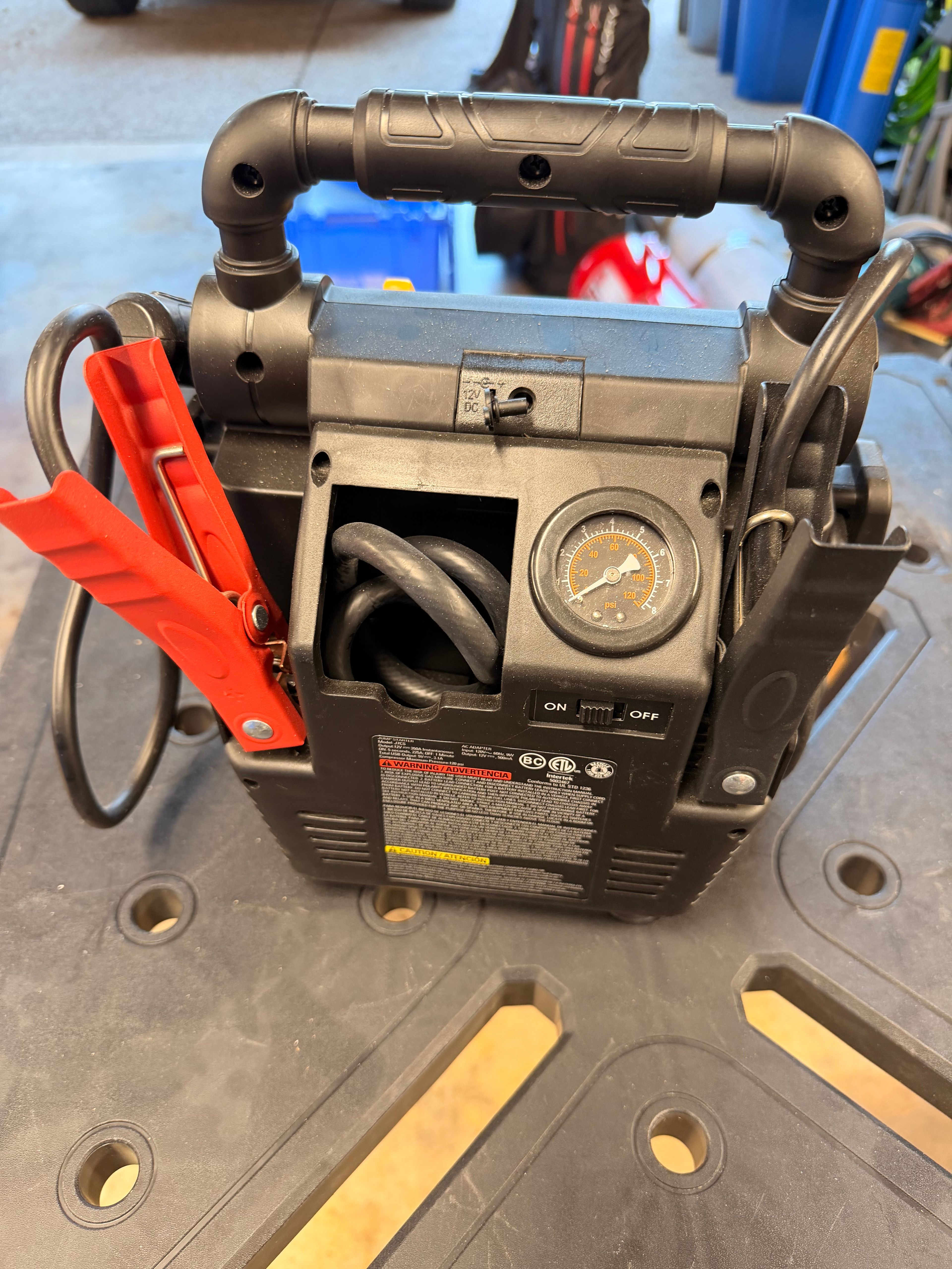 Stanley Fatmax 700 Peak Amp Jump Starter (J7CS) with Compressor - Image 2