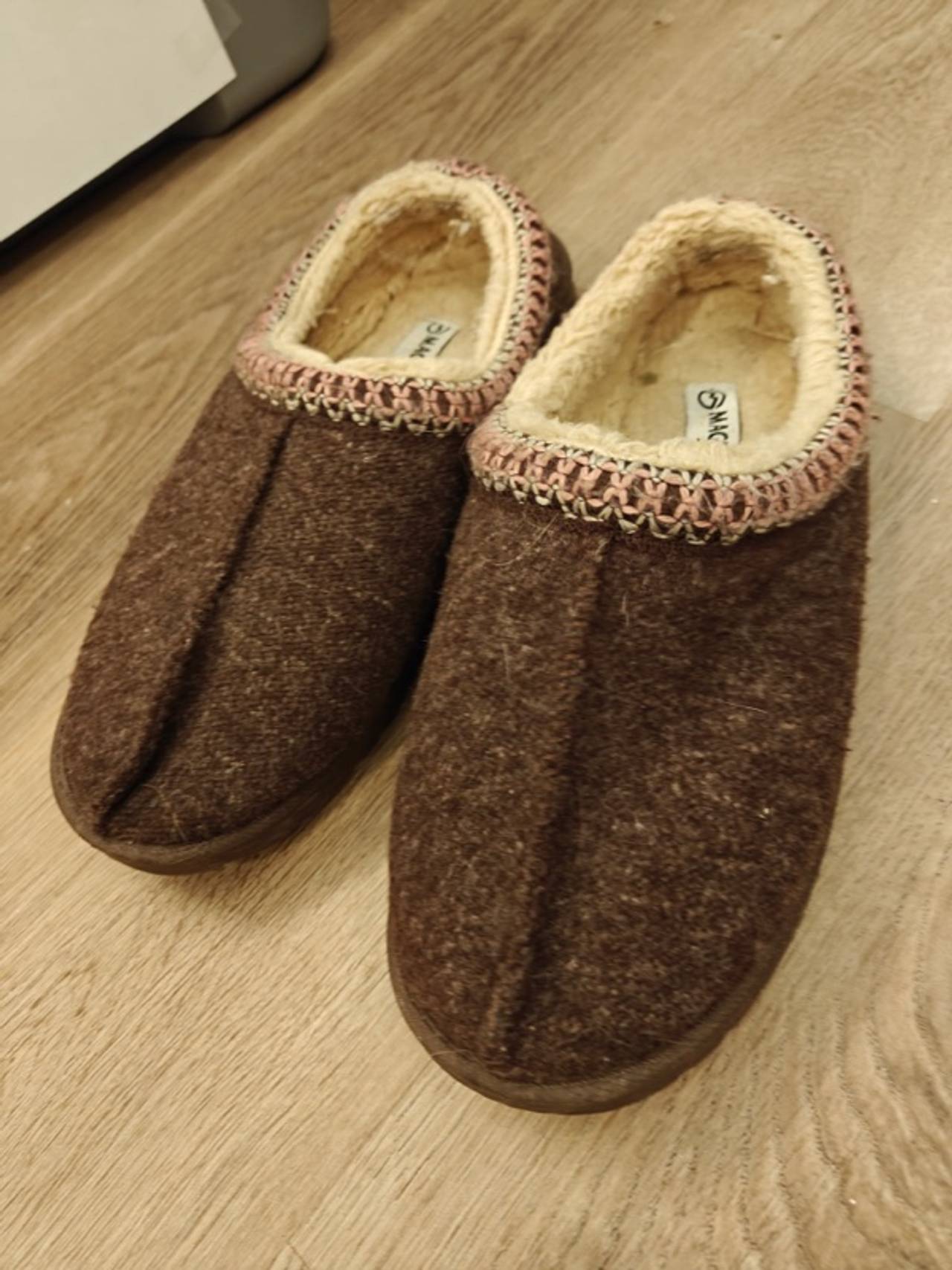 Magellan 
Brown Faux Fur Lined Clog Slippers