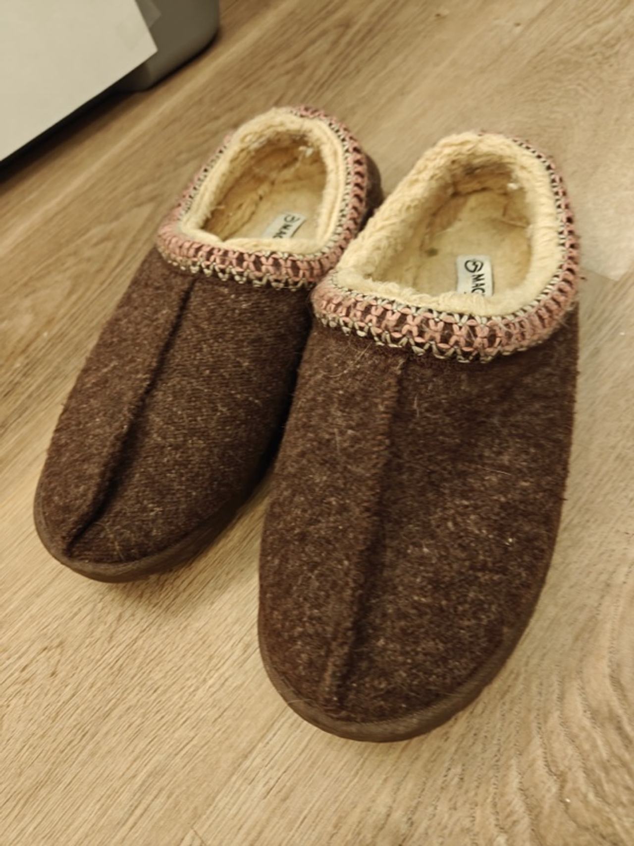 Magellan 
Brown Faux Fur Lined Clog Slippers