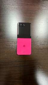 Motorola Razr+ 256GB (2023) Viva Magenta - Image 2