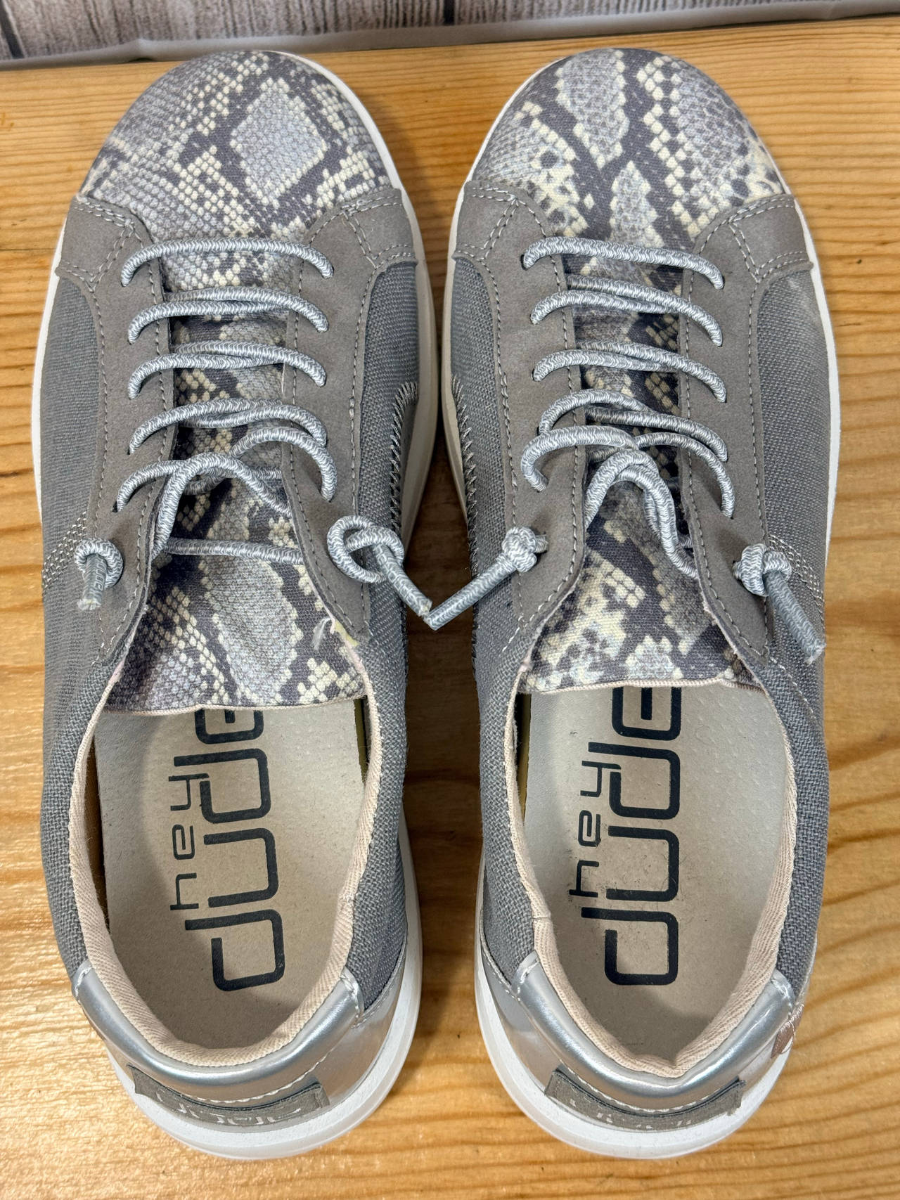 Hey Dude Wendy Sneaker womens size 6 Snake Grey Sneaker