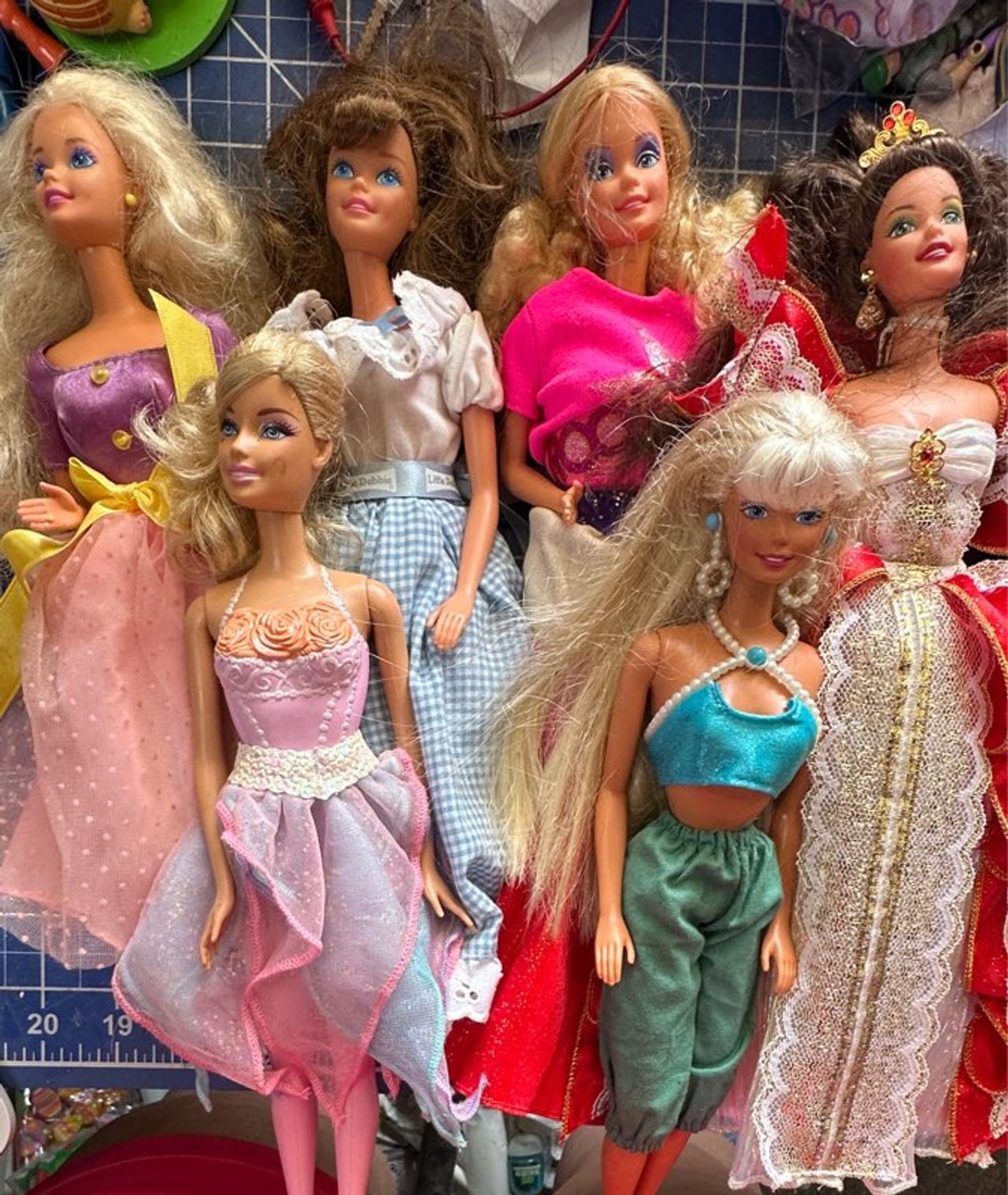 Vintage Barbie Doll Lot of 6. 132^