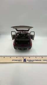 Maisto 1:18 Chrysler PT Cruiser Diecast Model Car - Image 5