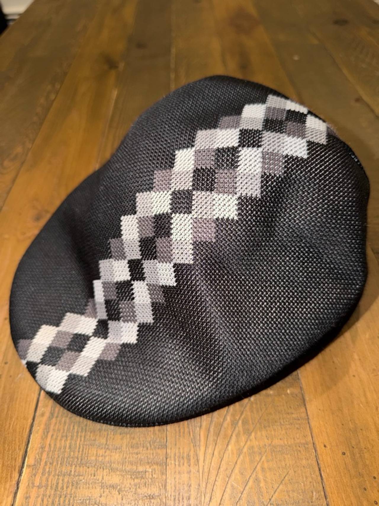 Kangol Argyle Stripe Flat Cap White Gray Large 