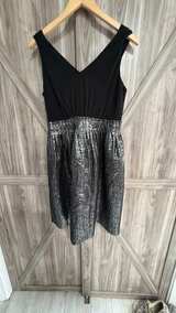 Maxandcleo Metallic Skirt V-Neck Cocktail Dress size 10 - Image 4