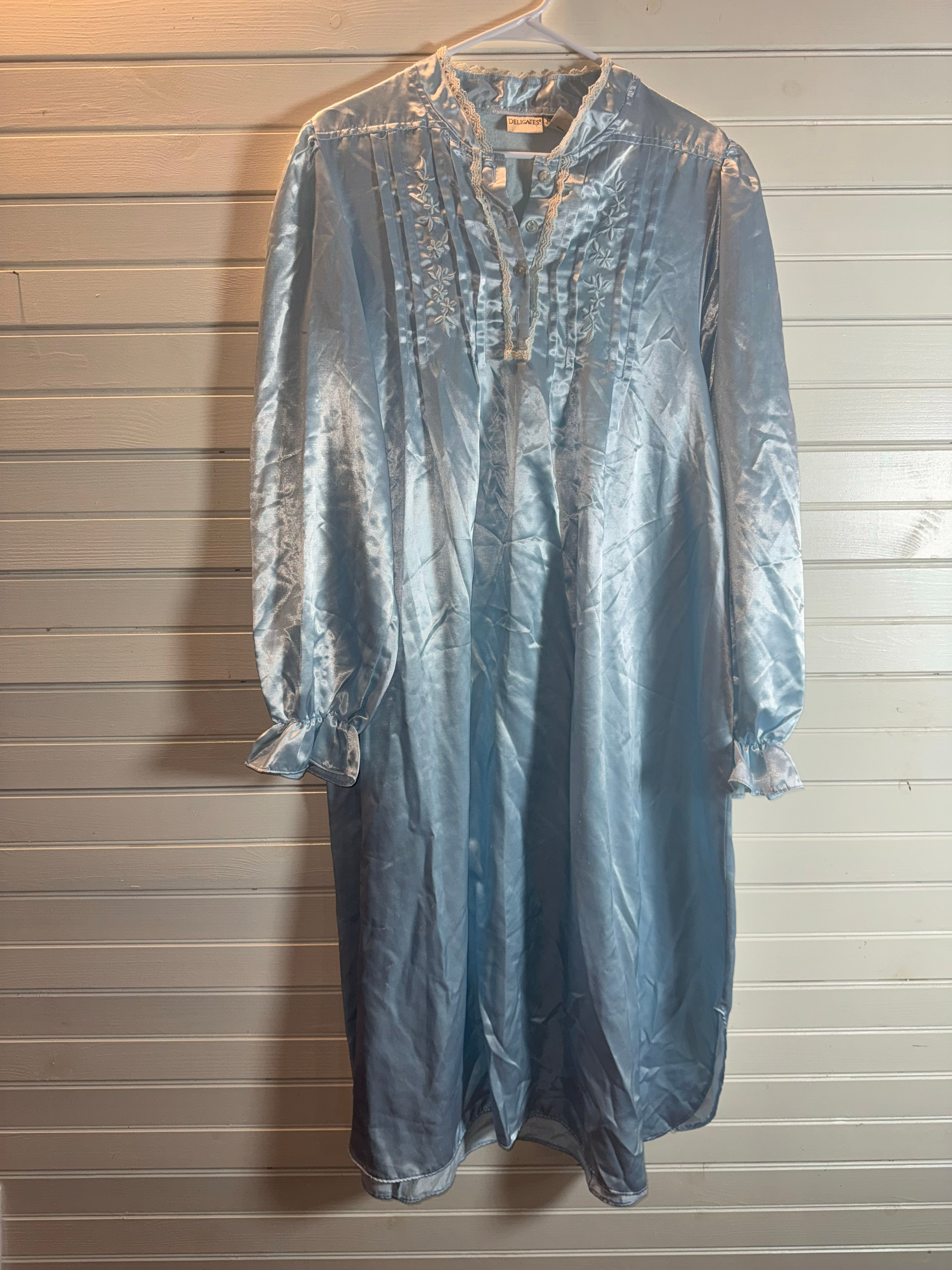 vintage satin nightgown size medium