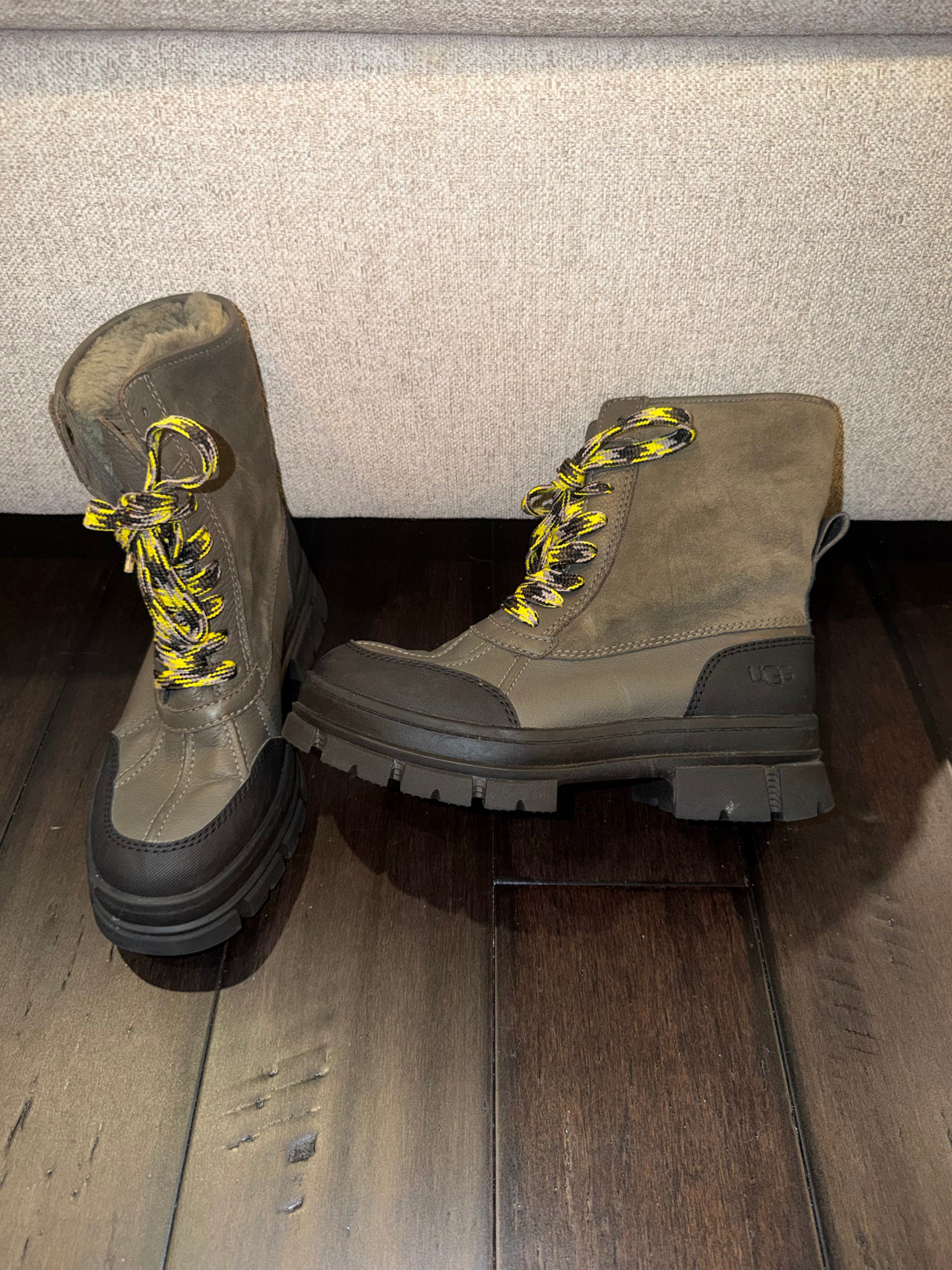 UGG Ashton Addie Boots Size 7