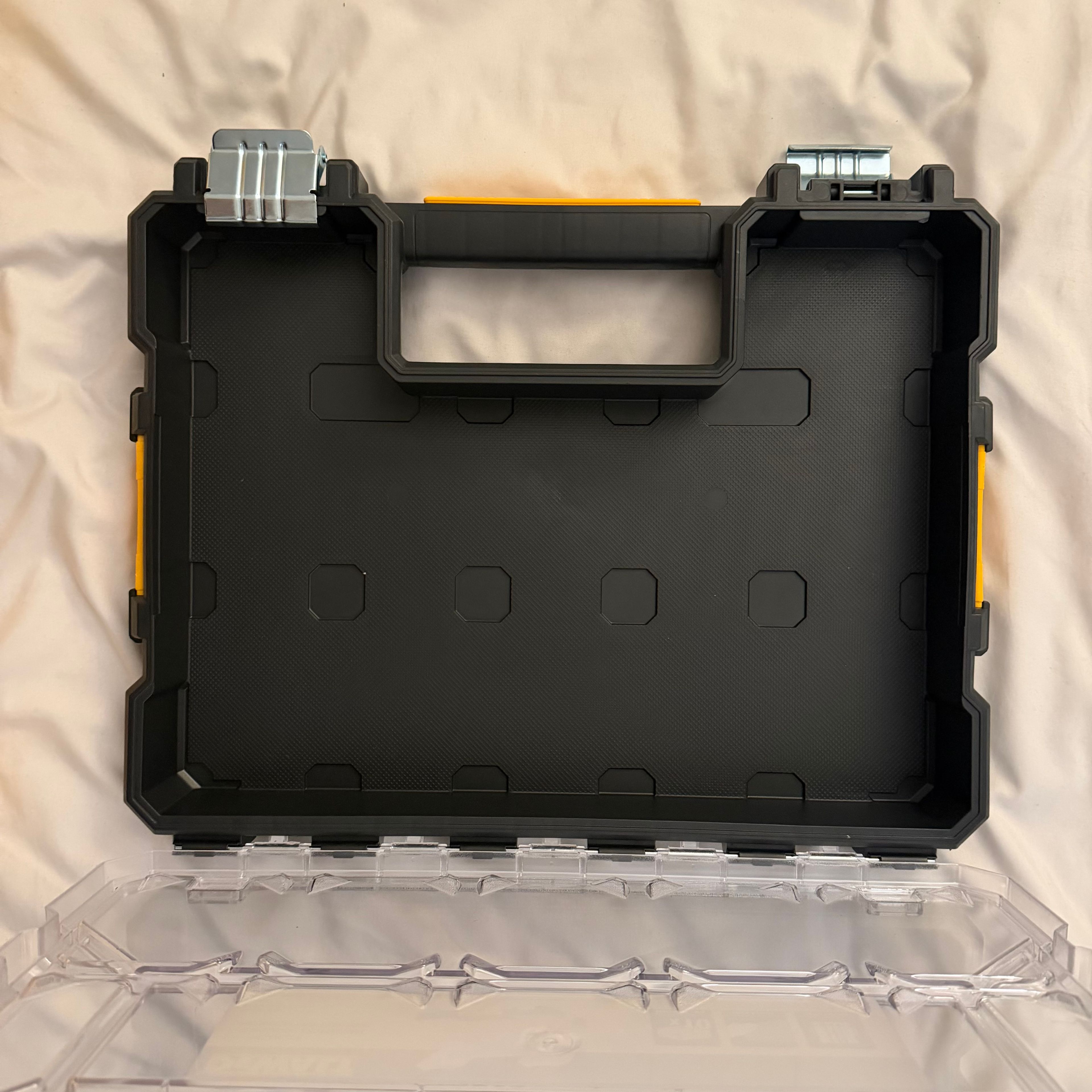 DeWalt 10-Compartment Shallow Pro Small Parts Organizer - Image 2