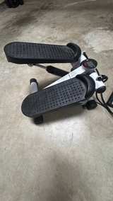 Sunny Health & Fitness Mini Stepper with Resistance Bands - Image 3
