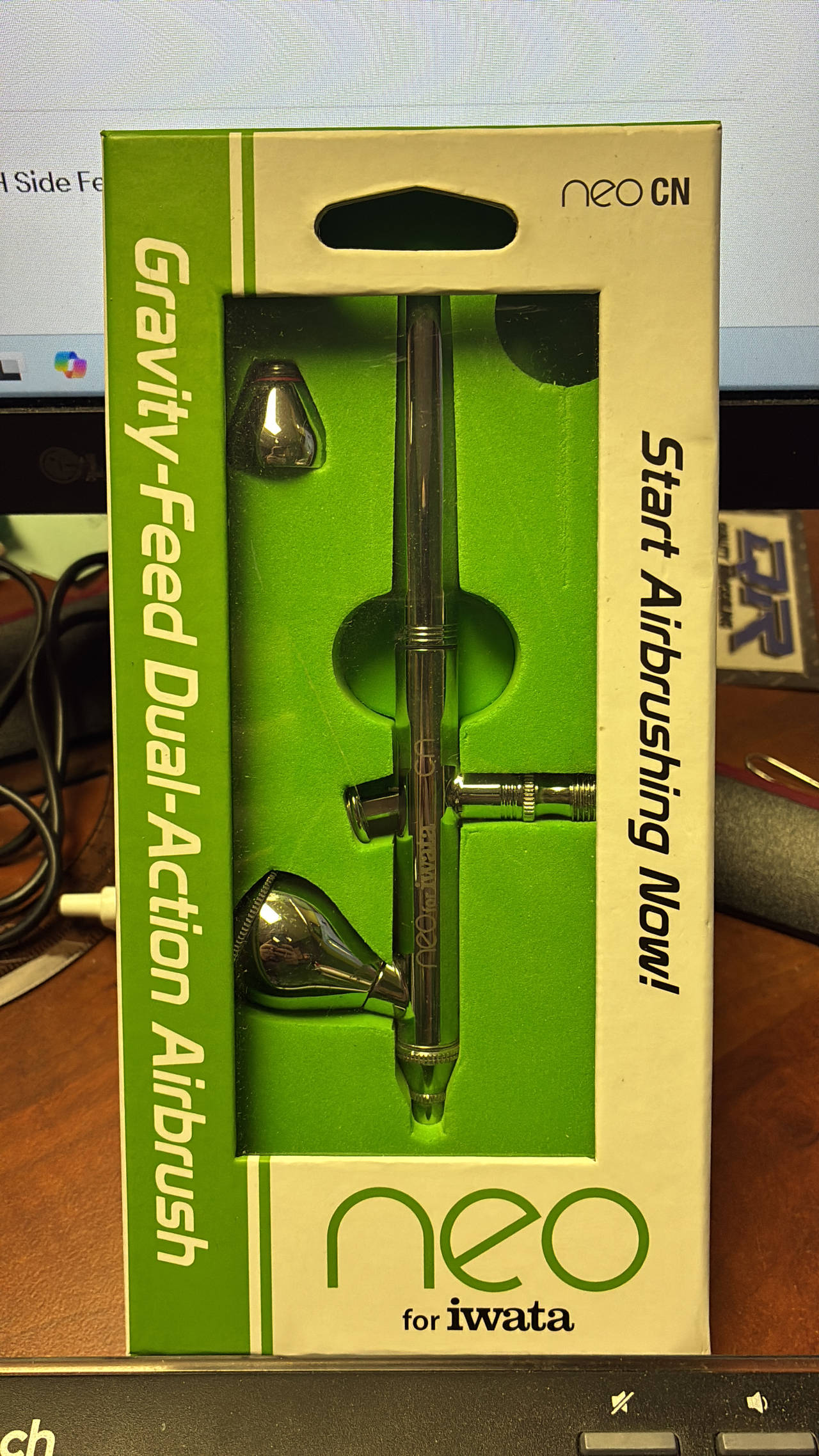 Neo for Iwata CN Gravity-Feed Dual-Action Airbrush