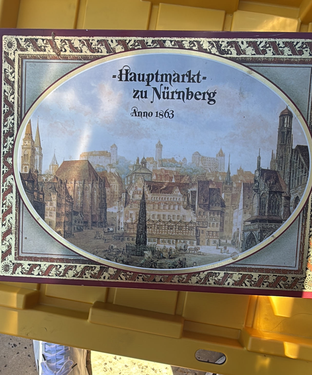 Lebkuchen-Schmidt Nuremberg Hauptmarkt Tin
