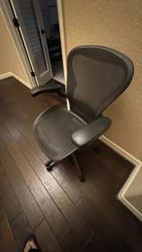 Herman Miller Aeron Chair - Image 2