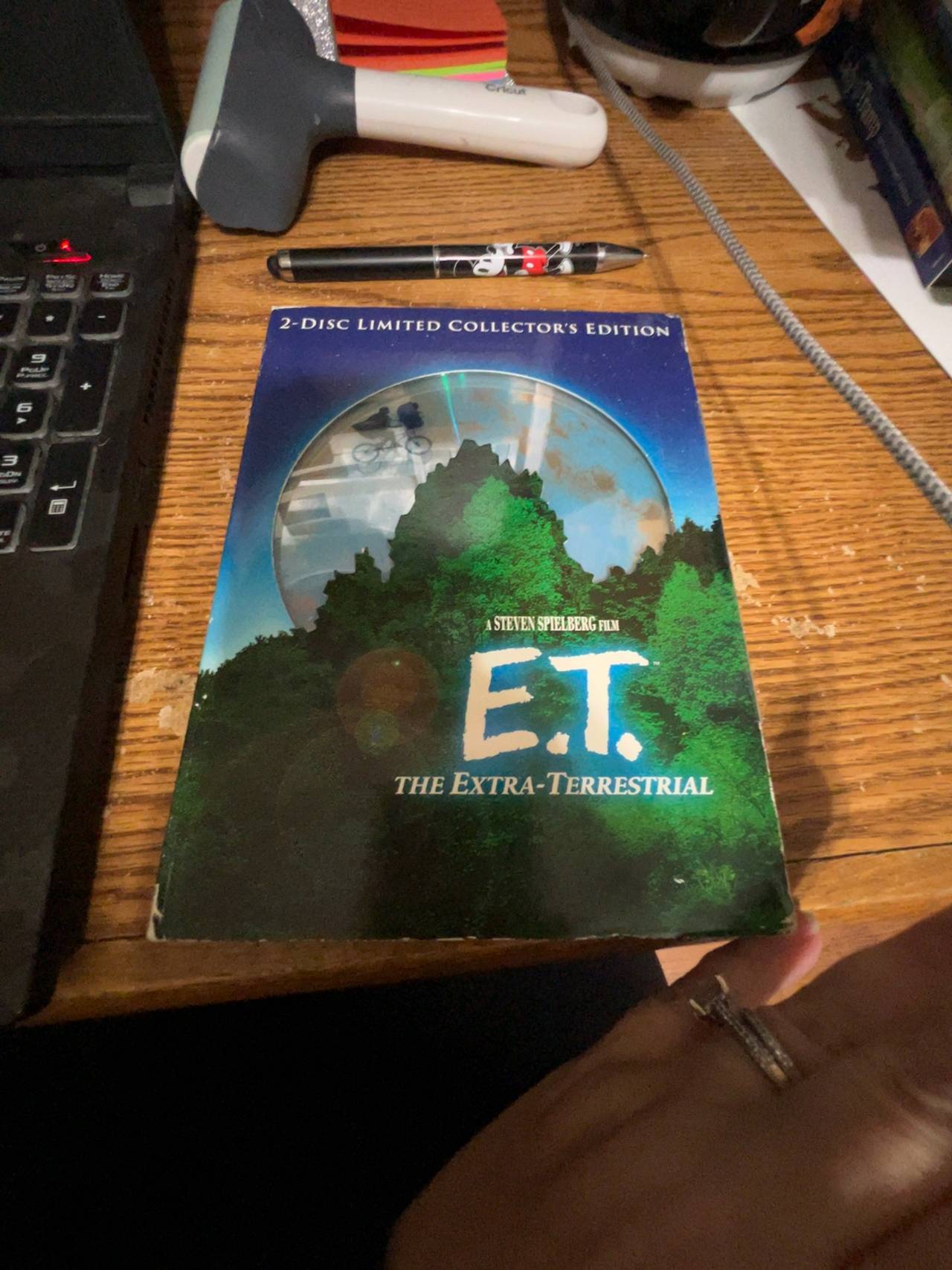 E.T. The Extra-Terrestrial 2-Disc Limited Collector's Edition DVD