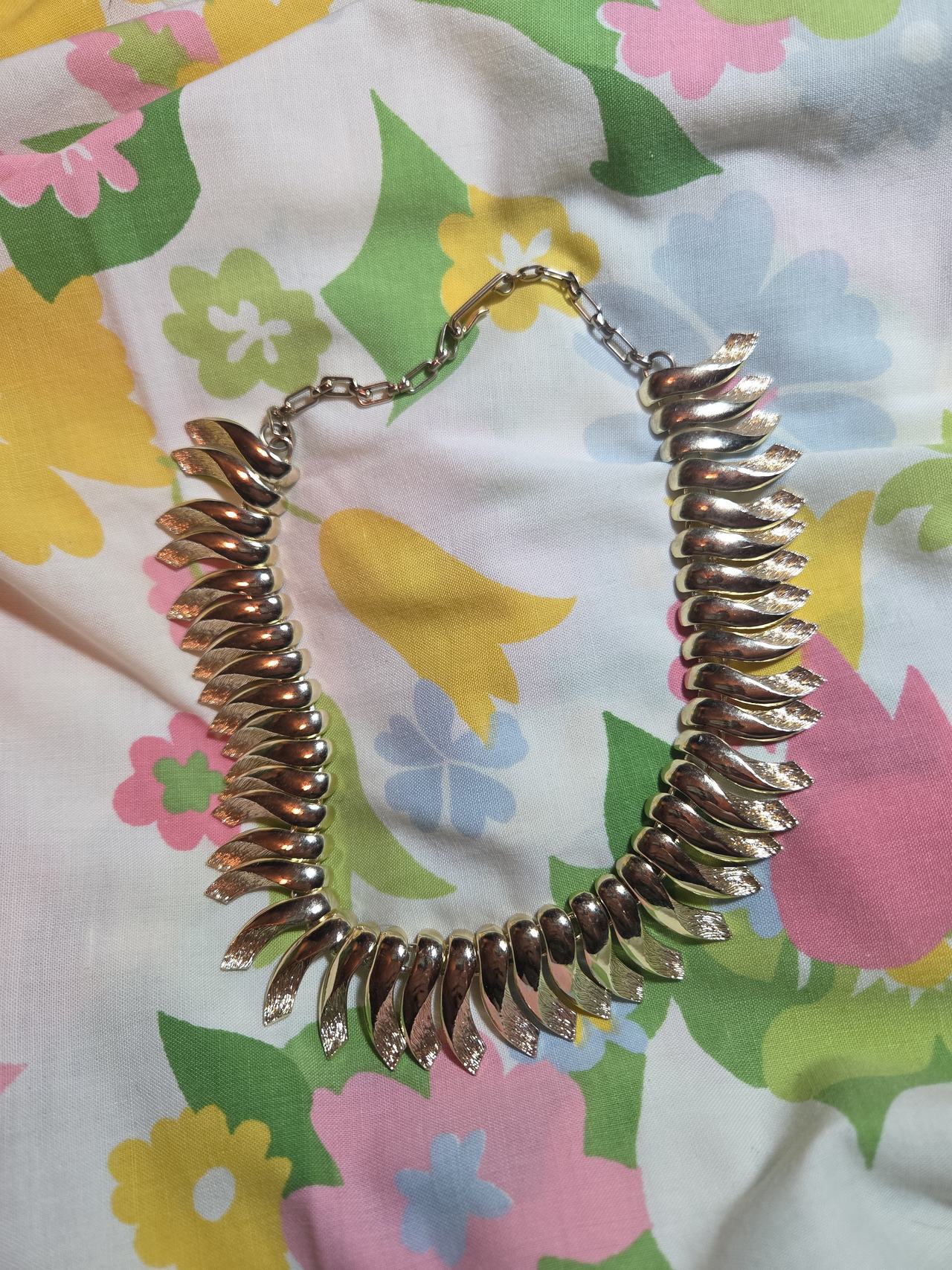 Trifari Vintage Gold Tone Leaf Choker Necklace