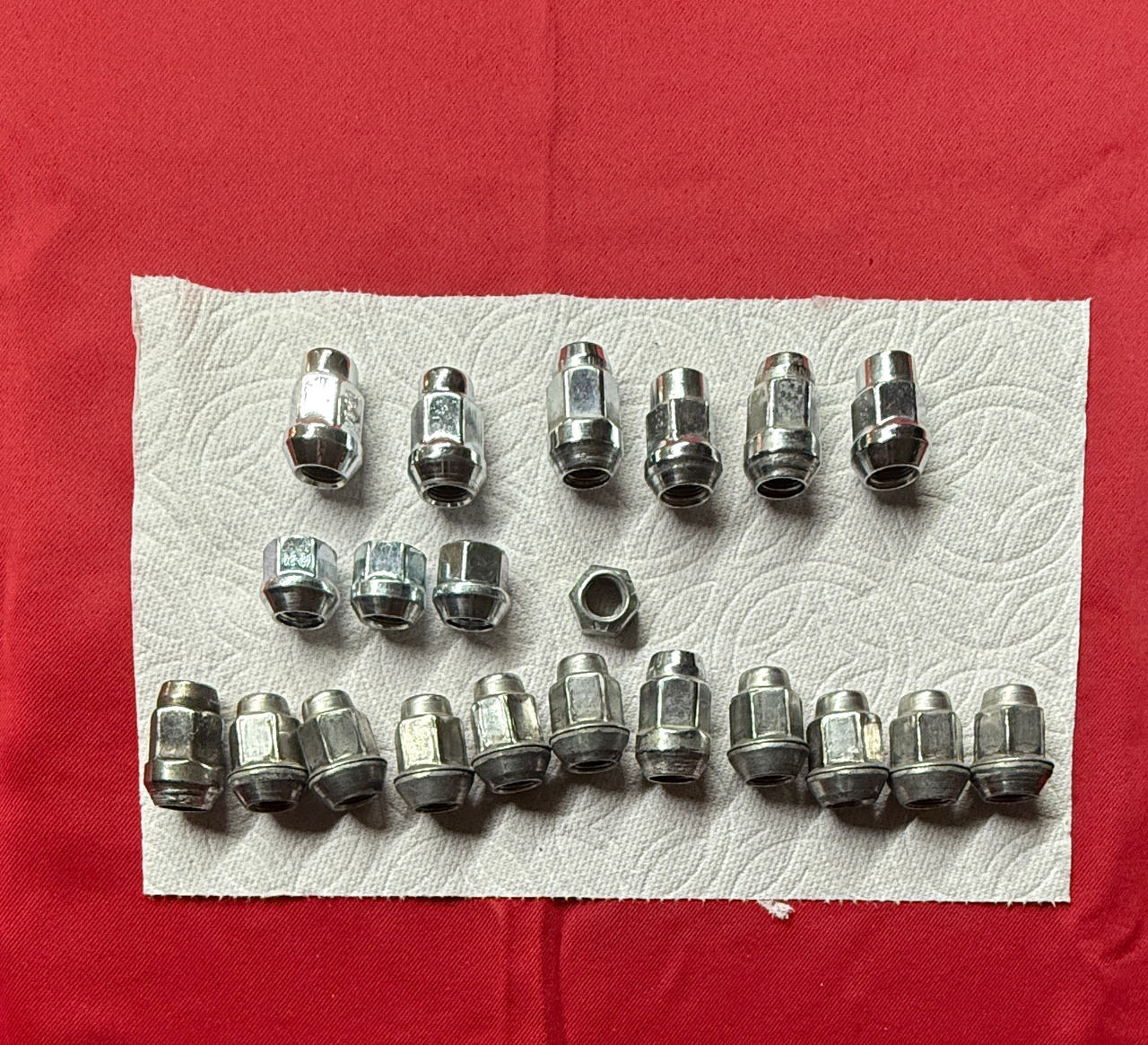 17pc Chrome Acorn Lug Nut Set