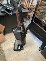 Bissell ProHeat 2X Revolution HydroSteam Carpet Cleaner - Image 2